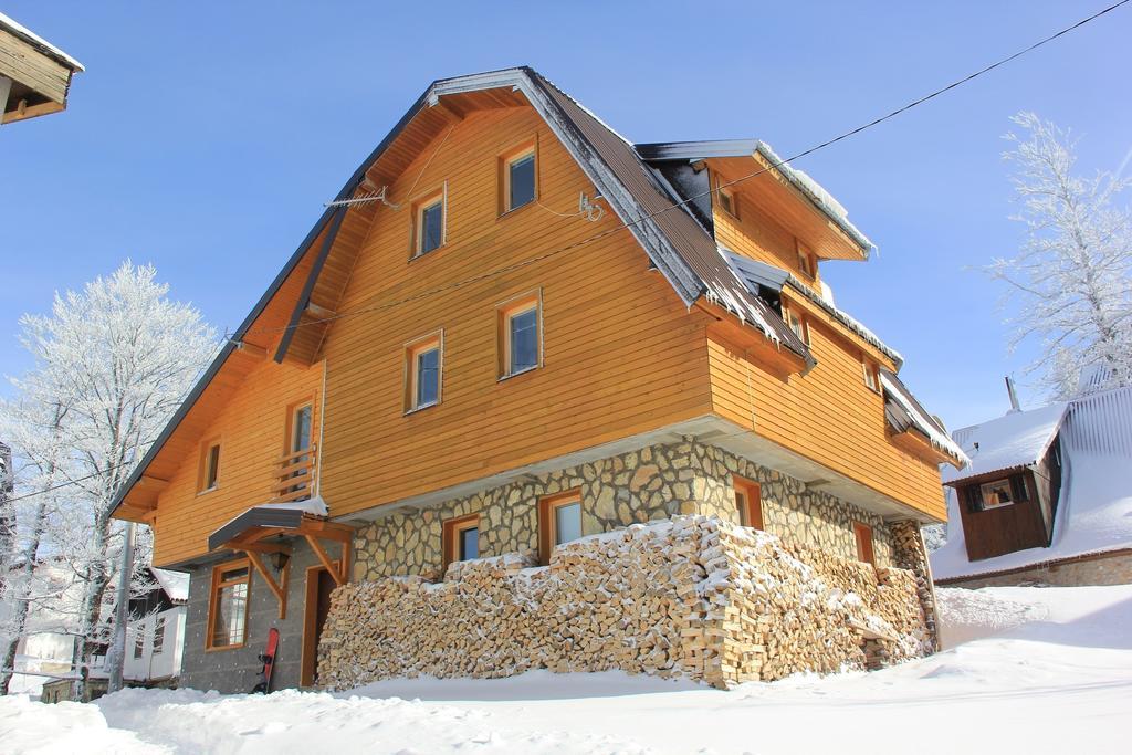 Apartments Prijatelji ยาโฮรินา ภายนอก รูปภาพ