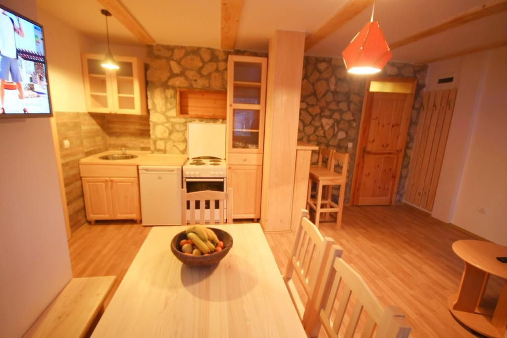 Apartments Prijatelji ยาโฮรินา ภายนอก รูปภาพ