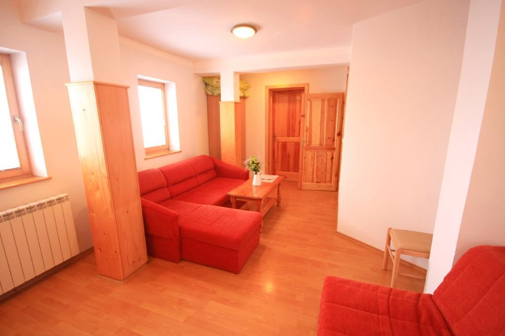 Apartments Prijatelji ยาโฮรินา ภายนอก รูปภาพ