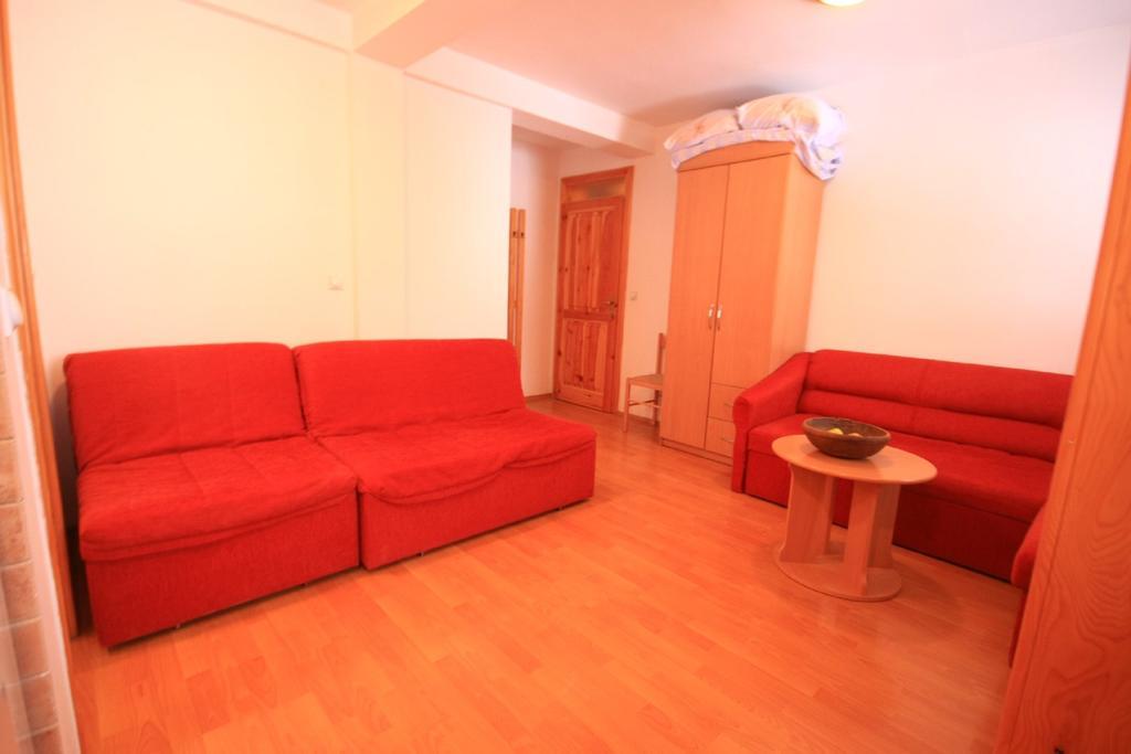 Apartments Prijatelji ยาโฮรินา ภายนอก รูปภาพ