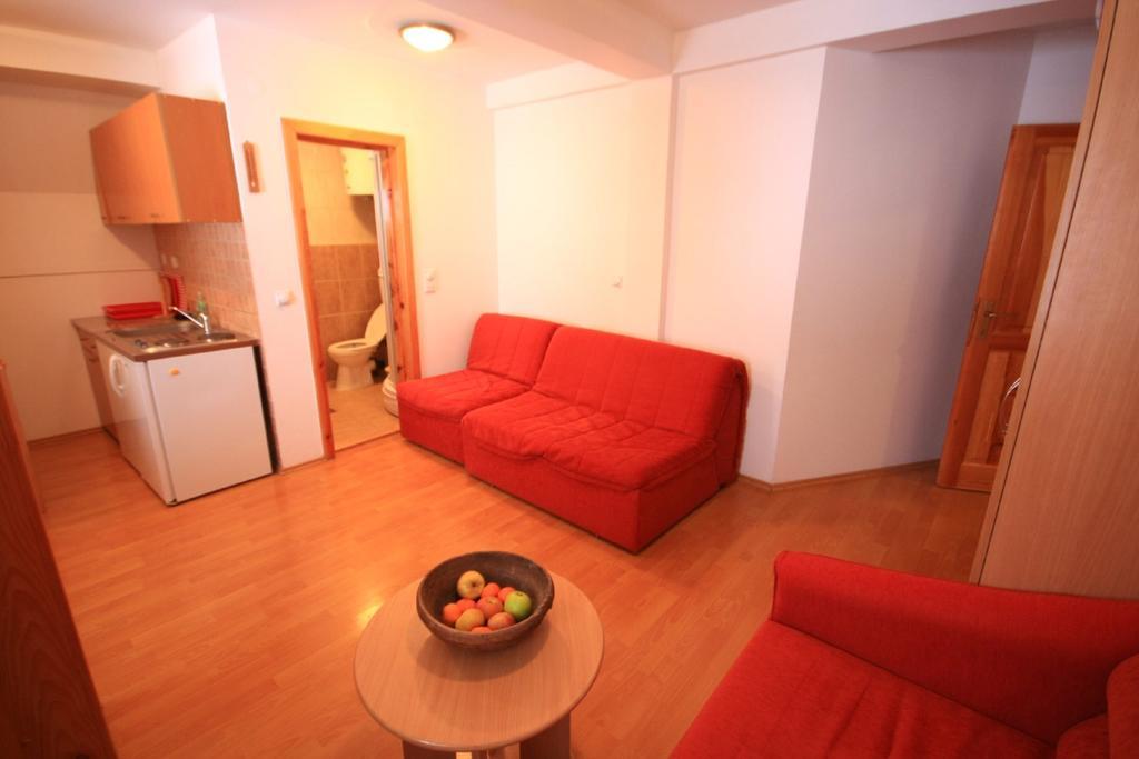 Apartments Prijatelji ยาโฮรินา ภายนอก รูปภาพ