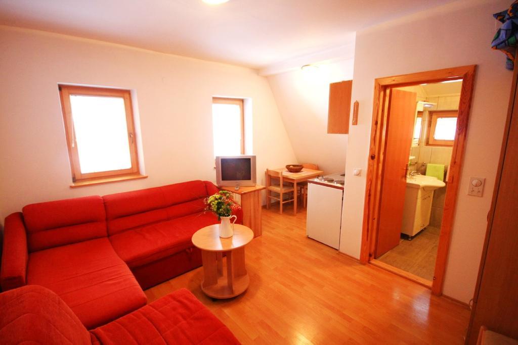 Apartments Prijatelji ยาโฮรินา ภายนอก รูปภาพ