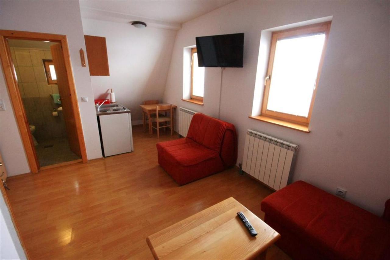 Apartments Prijatelji ยาโฮรินา ภายนอก รูปภาพ
