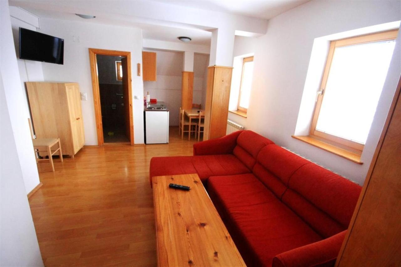 Apartments Prijatelji ยาโฮรินา ภายนอก รูปภาพ