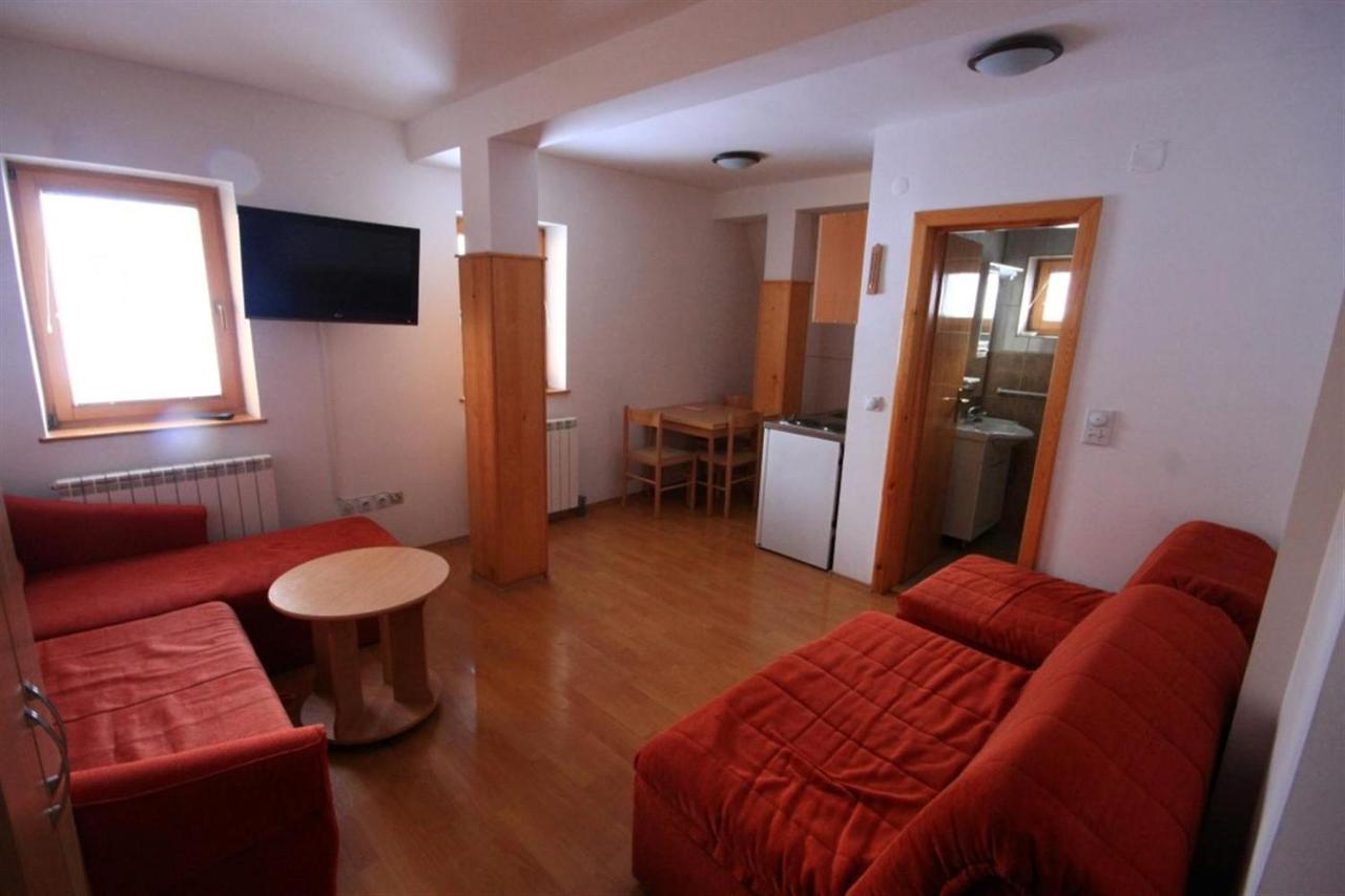 Apartments Prijatelji ยาโฮรินา ภายนอก รูปภาพ